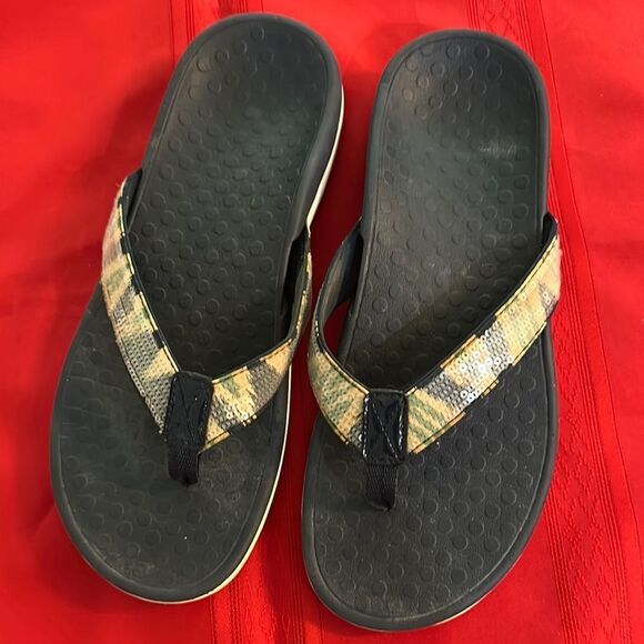 Vionic Pattern Sequin Flip Flops Size 8 - Picture 5 of 10